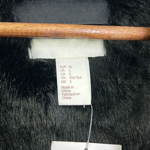 H&M - NWT Black Suede Like Lined Black Faux Fur Button Down Pockets Coat Size 2 - Picture 9 of 13